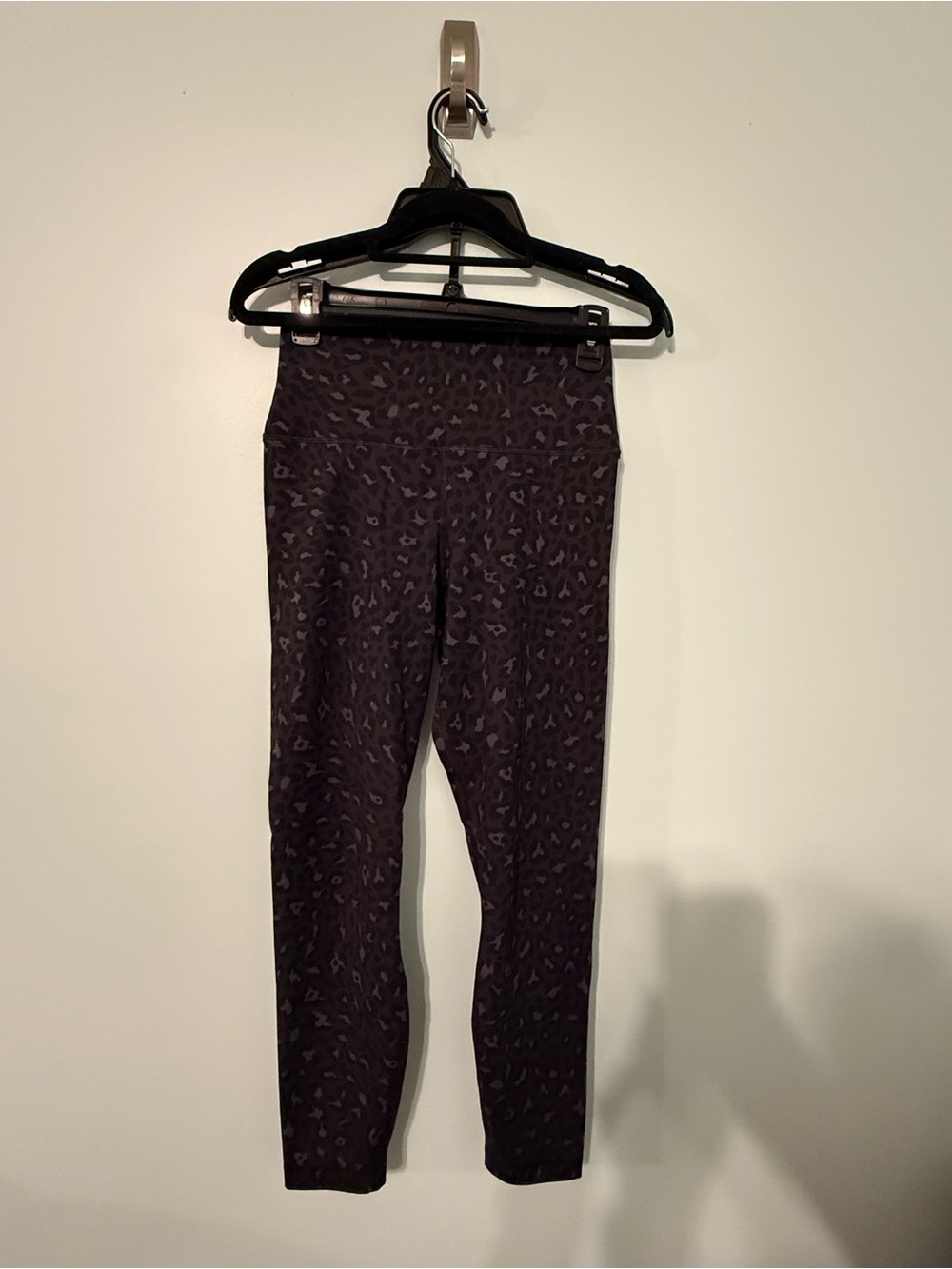 Yogalicious leggings animal print size medium